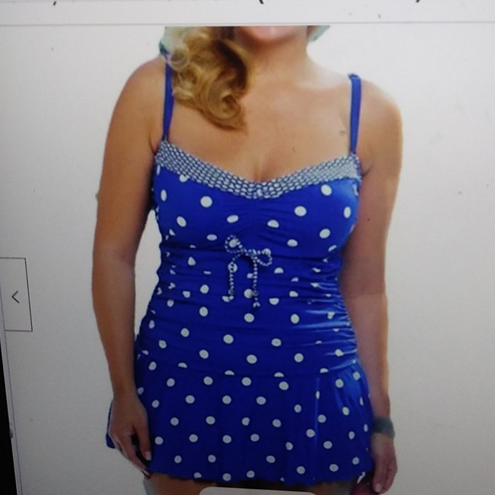 Swimsuit polka dot women's 4x size runs small